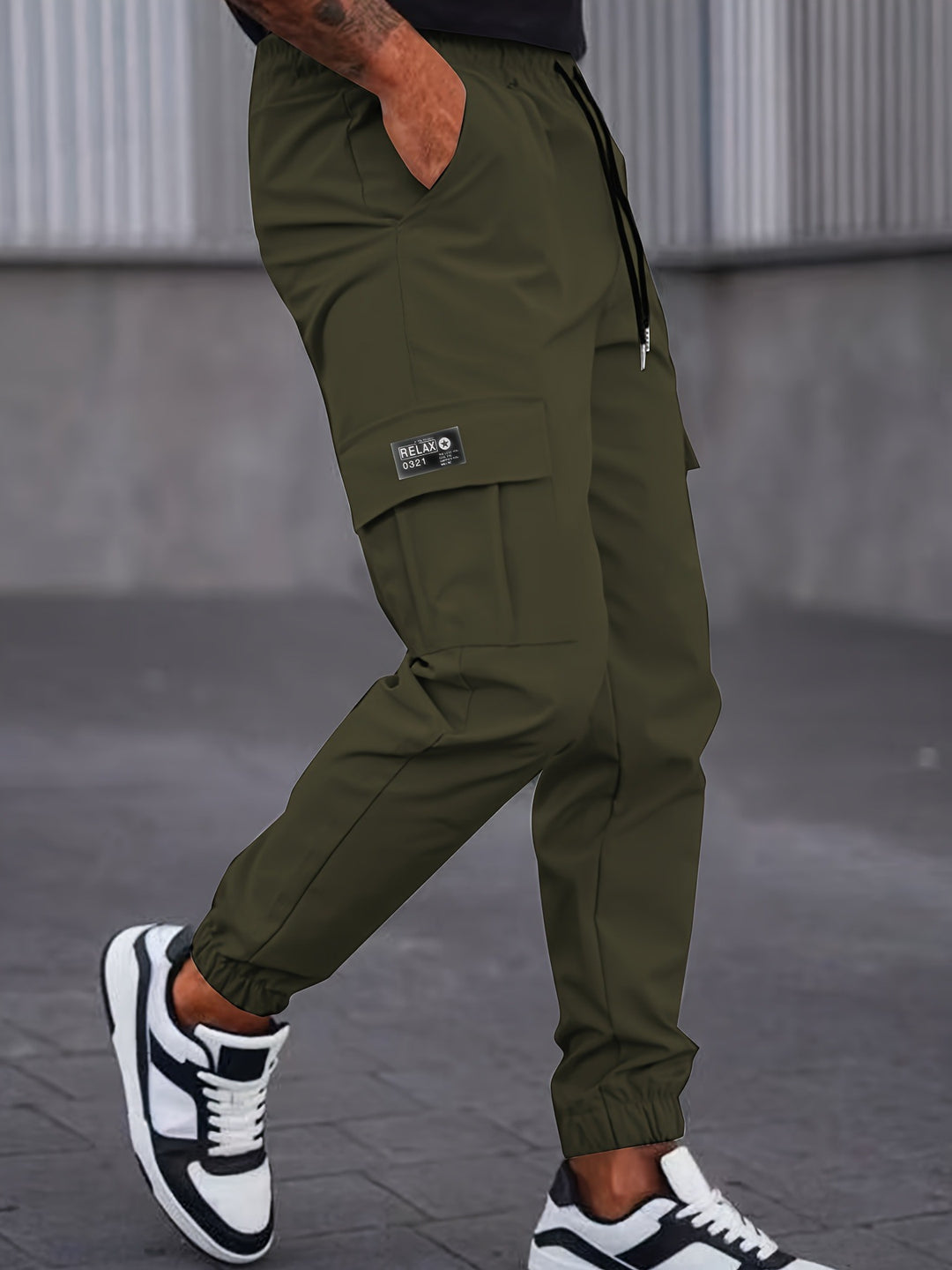 Herren Cargo-Jogginghose mit Tunnelzug, tapered Schnitt & aufgesetzten Klappentaschen Nord Taschen