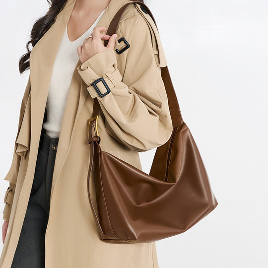Damen Hobo-Tasche im eleganten Design mit weichem Kunstleder und praktischem Reißverschluss Nord Taschen