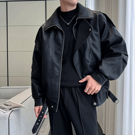 Herren Oversized Lederjacke mit weitem asymmetrischen Revers und Taillengürtel Nord Taschen