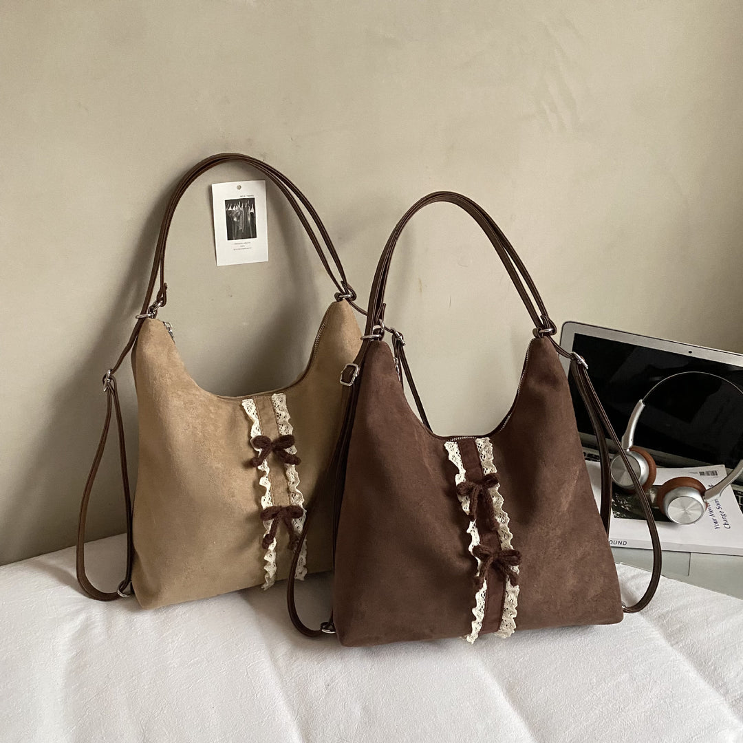 Damen Hobo-Tasche aus weichem Veloursleder mit dekorativem Spitzenakzent Nord Taschen