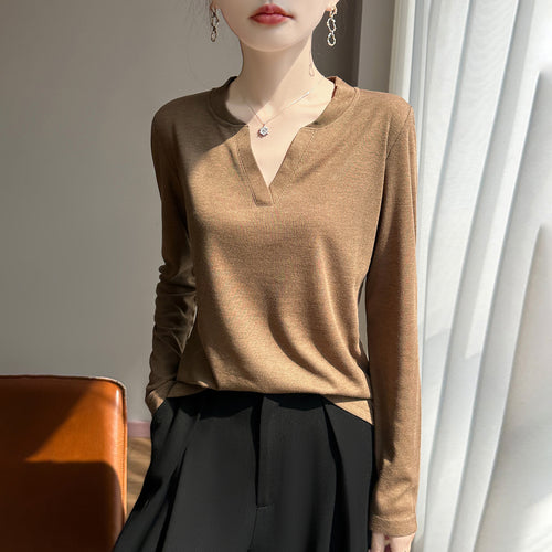 Damen Langärmliges Feinstrickshirt mit geschlitztem V-Kragen Nord Taschen