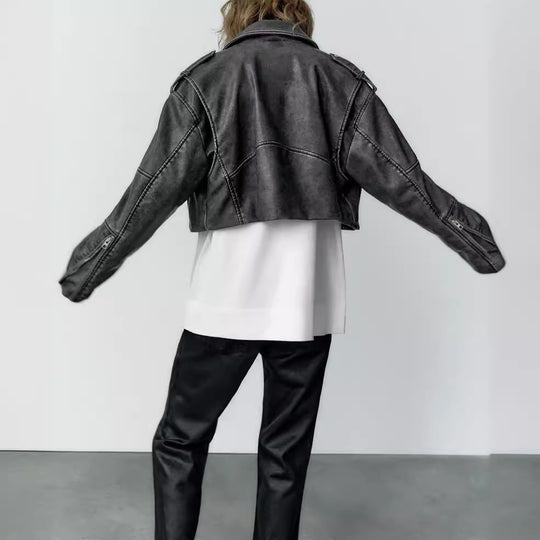 Damen Kurz geschnittene Bikerjacke aus Kunstleder mit asymmetrischer Reißverschlussfront und Oversized‑Boxy‑Silhouette Nord Taschen