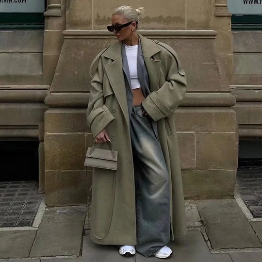 Damen Langer Trenchcoat mit Bindegürtel, doppelreihiger Knopfleiste und Epauletten Nord Taschen