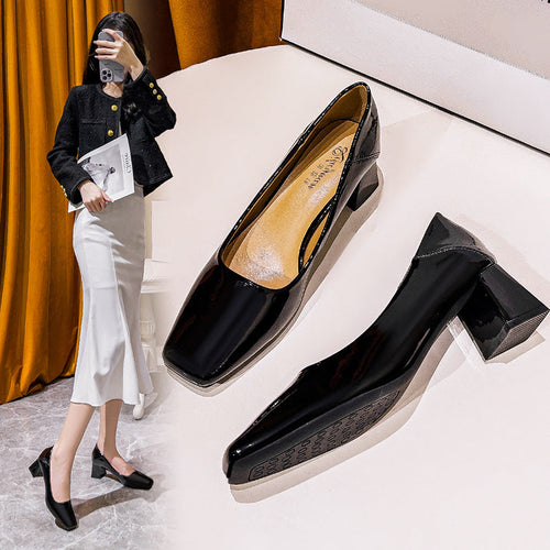 Damen Elegante Blockabsatz-Pumps mit quadratischer Zehenpartie und hochglänzender Oberfläche Arvani