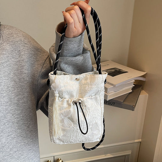 Damen Umhängetasche mit aufwendiger Stickereiarbeit Nord Taschen
