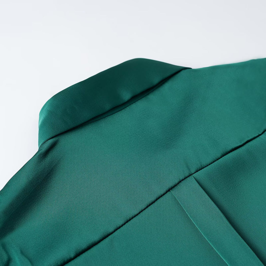 Damen Seidenähnliche Hemdbluse mit durchgehender Knopfleiste und breitem Kragen Nord Taschen