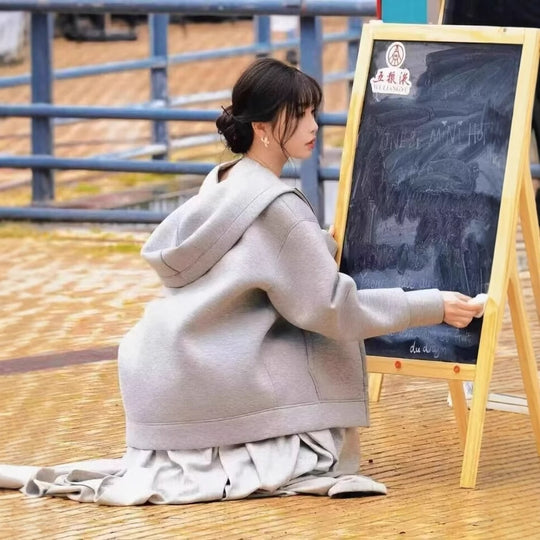 Damen 70+ Oversize Kapuzenjacke mit Reißverschluss, Kängurutaschen und verlängertem Saum Nord Taschen