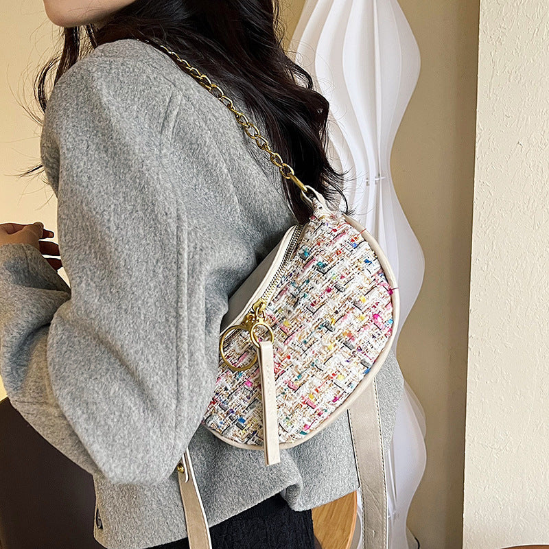 Damen modische Umhängertasche im Tweed-Look mit goldenen Akzenten Nord Taschen