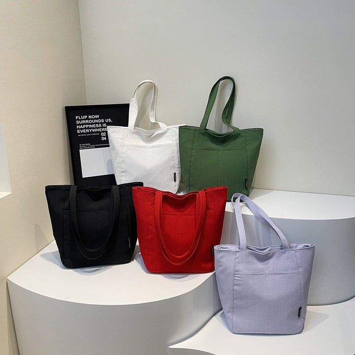 Damen Tragetasche mit strukturiertem Design und vielseitigen Einsatzmöglichkeiten Nord Taschen