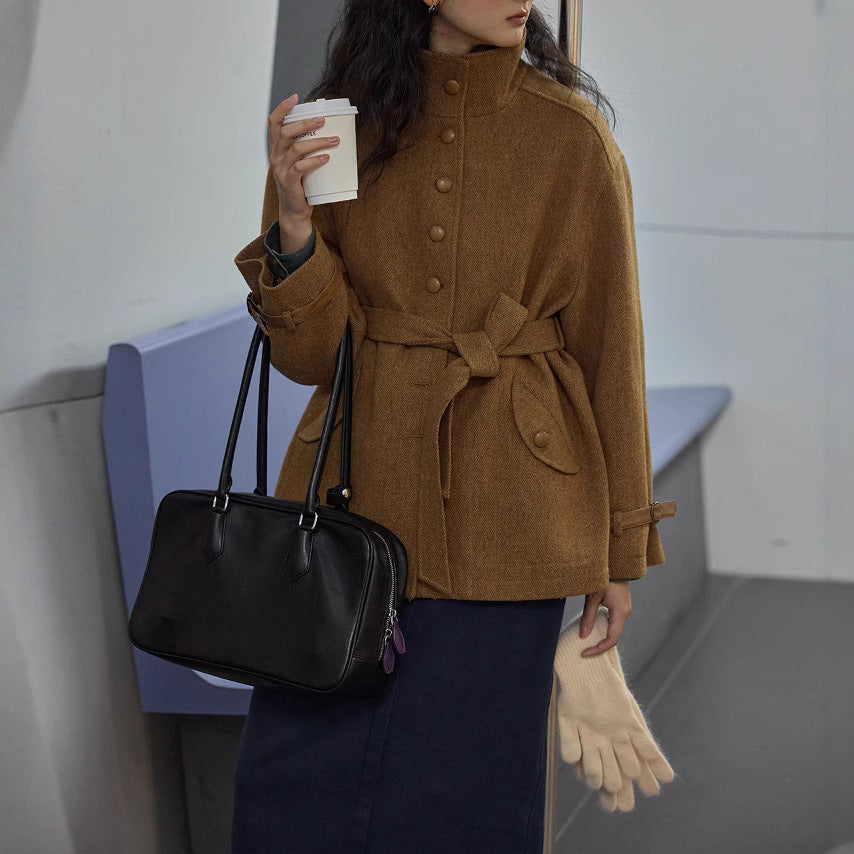 Damen Elegante und bequeme Wolljacke mit hohem Kragen Nord Taschen