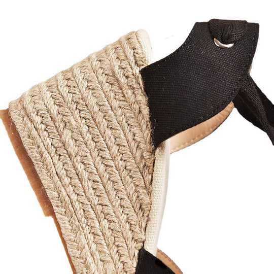 Damen nan Textil-Espadrille mit Bastkeil, Schleifenband-Knöchelriemen und gehäkelter Zehenkappe Nord Taschen