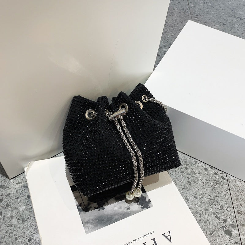 Damen Glitzernde Beuteltasche mit Kettenakzent Nord Taschen