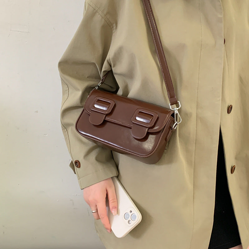 Damen Umhängetasche mit praktischem Steckverschluss Nord Taschen