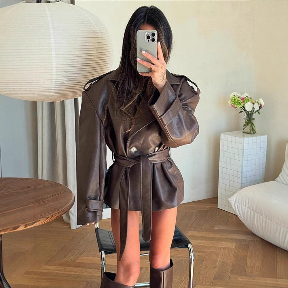 Damen Kurzjacke aus Lederimitat mit Taillengürtel und Oversize‑Schulterpartie Nord Taschen