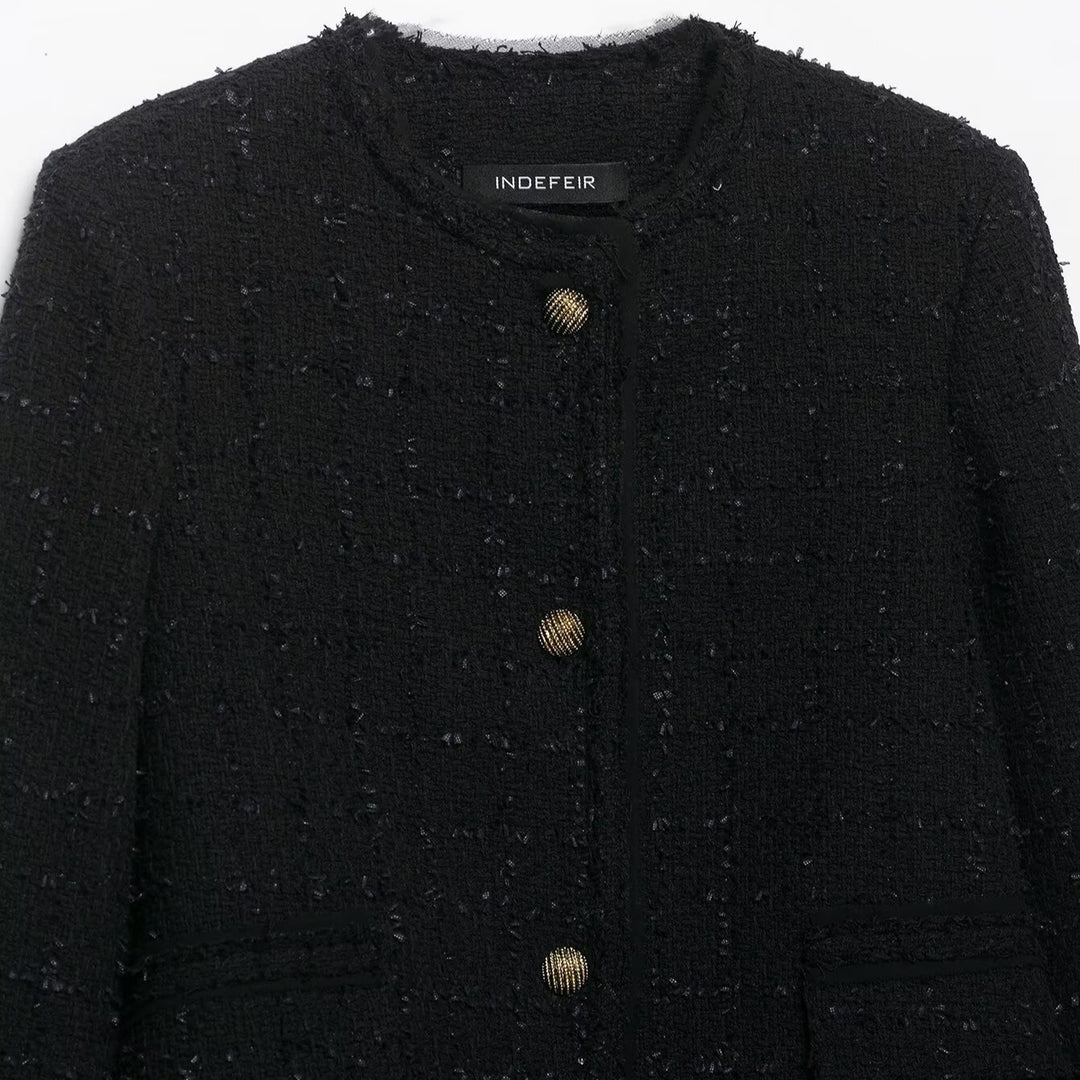 Damen Kurze Bouclé-Tweedjacke ohne Kragen mit goldfarbenen Zierknöpfen Nord Taschen