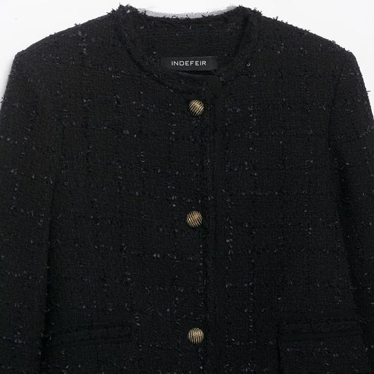 Damen Kurze Bouclé-Tweedjacke ohne Kragen mit goldfarbenen Zierknöpfen Nord Taschen