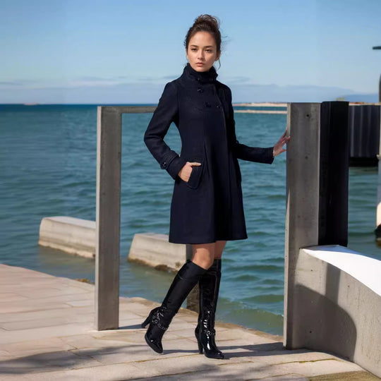 Damen Taillierter Wollmix-Mantel mit hohem Stehkragen und A-Linien-Silhouette Nord Taschen
