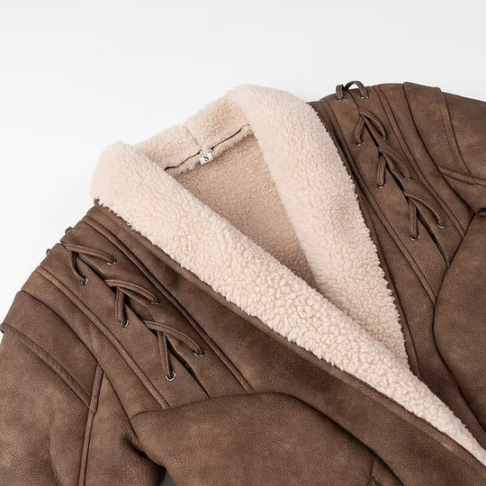 Damen Kurzjacke im Aviator‑Look mit Sherpa‑Futter, Bindegürtel und Schulter‑Schnürung Nord Taschen