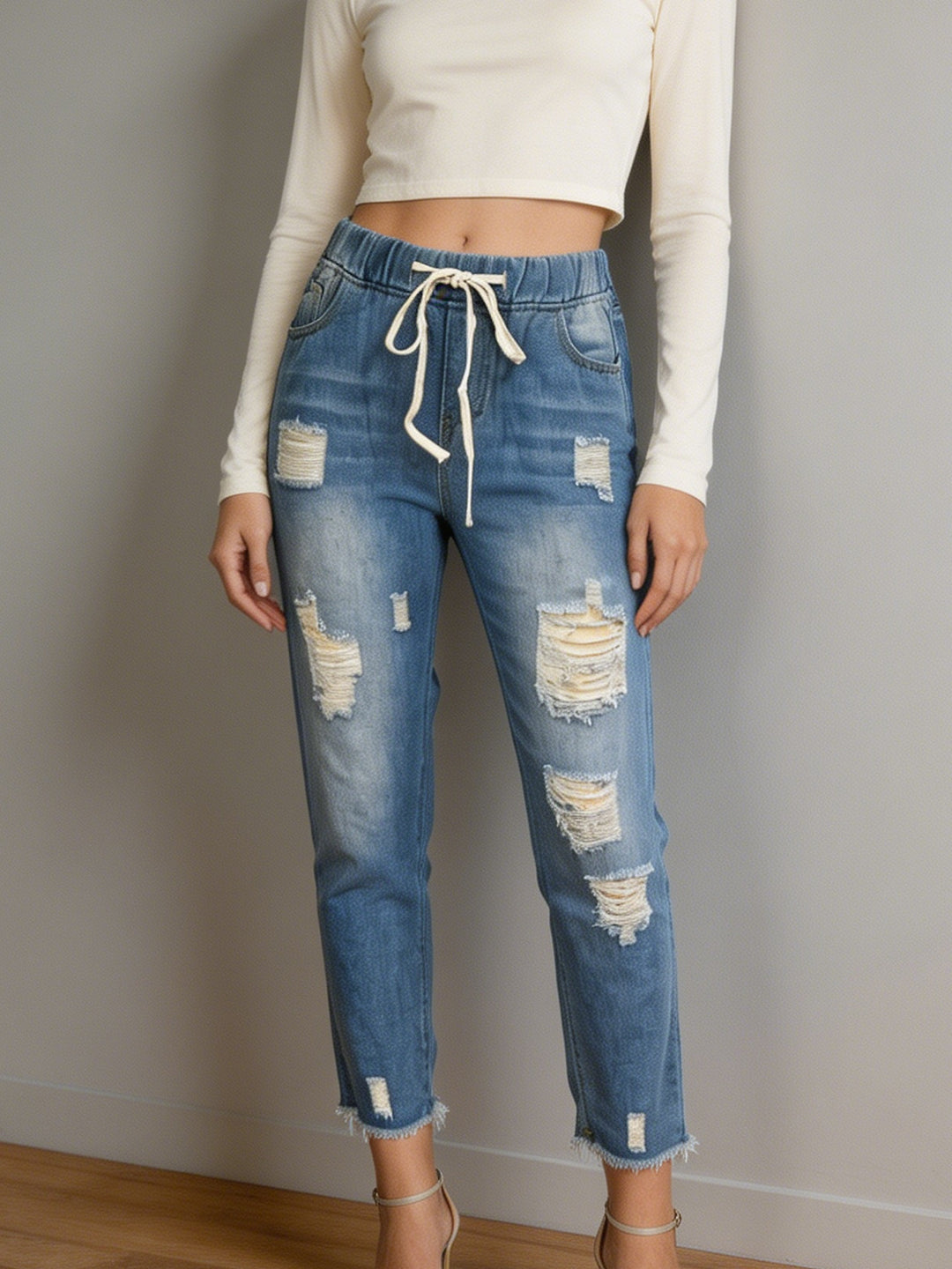 Damen lockere Destroyed-Denim Jogger mit elastischem Kordelbund und ausgefranstem Knöchelabschluss Nord Taschen