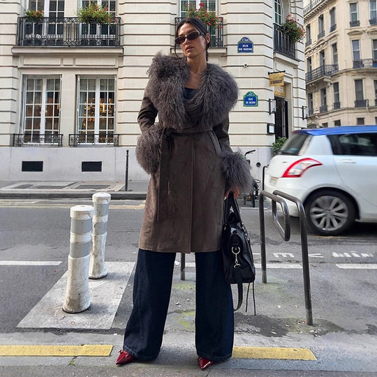 Damen Mantel aus Veloursleder‑Optik mit voluminösem Faux‑Fur‑Schalkragen, Fellmanschetten & Taillengürtel Nord Taschen