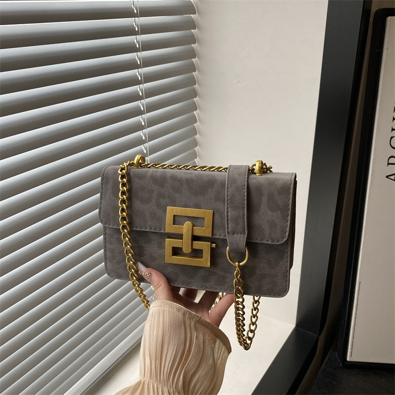 Damen Umhängetasche mit elegantem Kettenverschluss und strukturiertem Obermaterial Nord Taschen