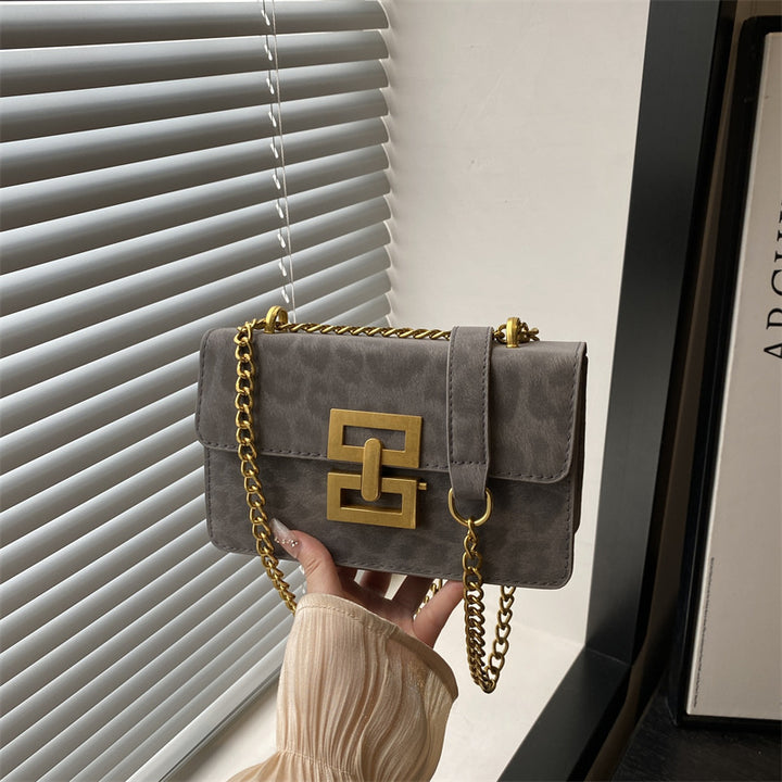 Damen Umhängetasche mit elegantem Kettenverschluss und strukturiertem Obermaterial Nord Taschen