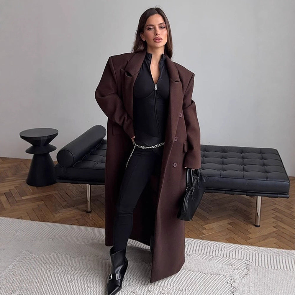 Damen Maxilanger Wollmix-Mantel mit kastiger Oversize‑Silhouette und markanten Schultern Nord Taschen