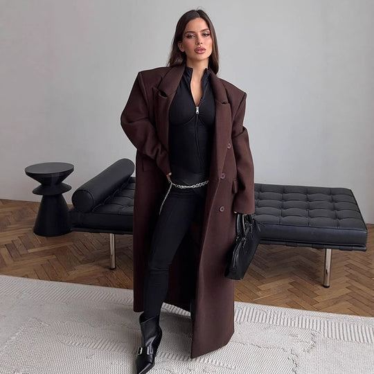 Damen Maxilanger Wollmix-Mantel mit kastiger Oversize‑Silhouette und markanten Schultern Nord Taschen