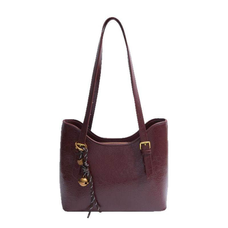 Damen elegante Umhängetasche mit charmantem Anhänger Nord Taschen
