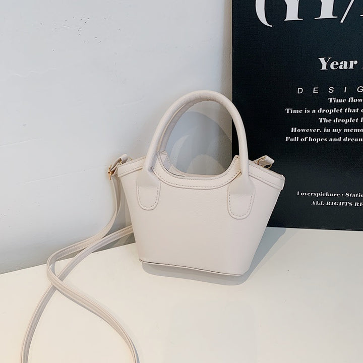 Damen praktische Umhängetasche im minimalistischen Design Nord Taschen