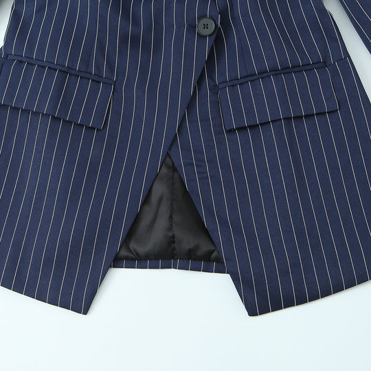 Damen Eleganter Nadelstreifen-Blazer mit asymmetrischem Revers und Pattentaschen Nord Taschen