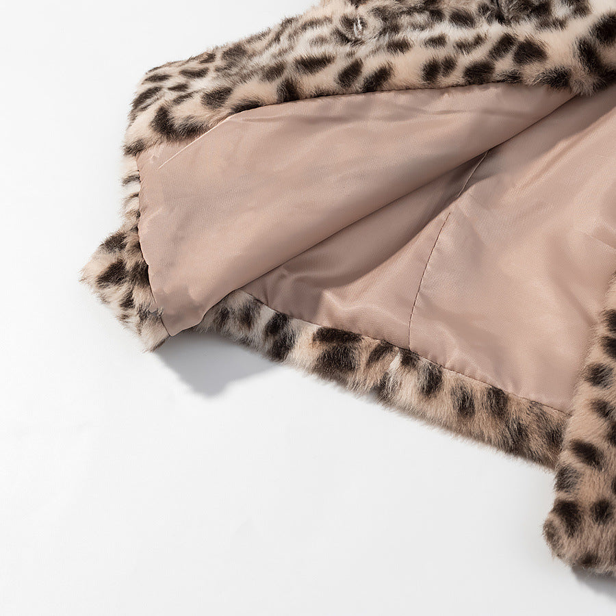 Damen Kurzjacke aus Kunstfell mit Leopardenmuster und Rundhalsausschnitt Nord Taschen