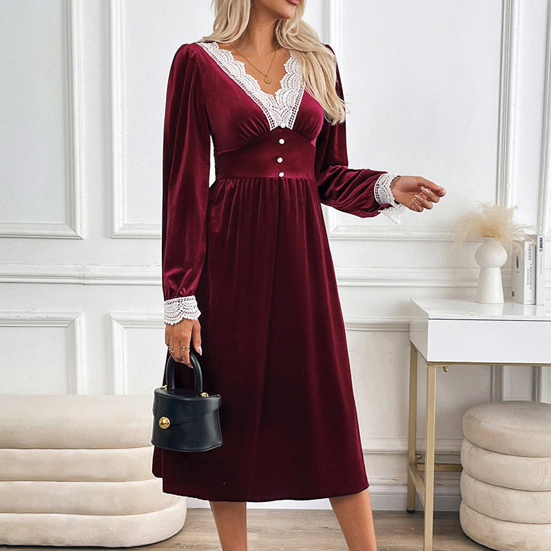 Damen Elegantes Samtkleid mit Spitzenakzenten und Knopfdetails Nord Taschen