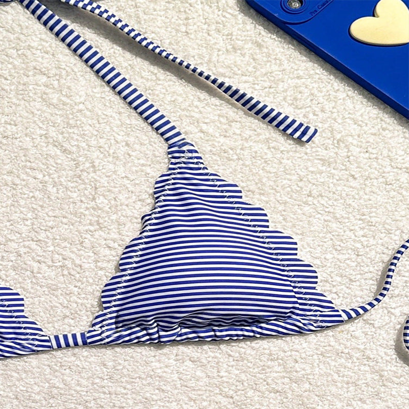 Damen Triangel-Bikini-Set mit verspieltem Rüschendesign und verstellbaren BindNord Taschenändern