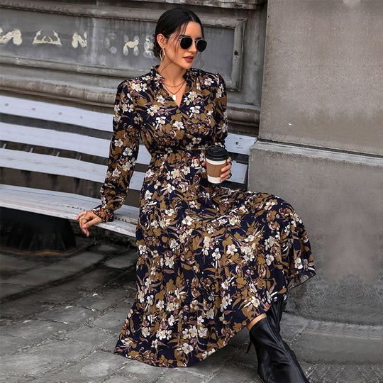 Damen Fließendes Blumen‑Midikleid mit V‑Ausschnitt, Smok‑Taillenband und Stufenrock Nord Taschen