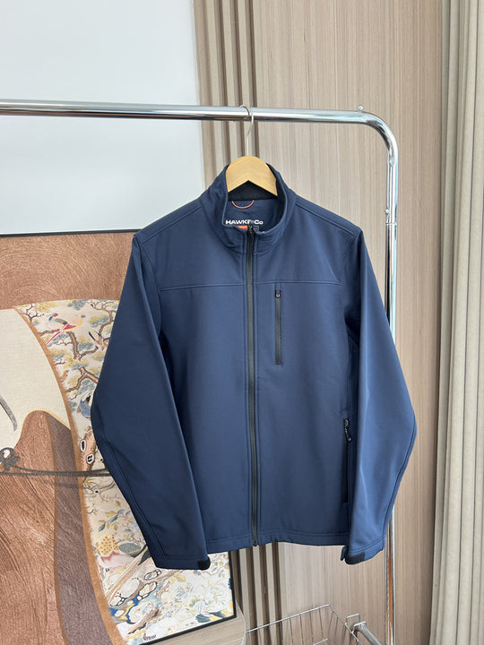 Herren Softshell‑Jacke mit Stehkragen, wasserabweisender Funktion und Reißverschlusstaschen Nord Taschen