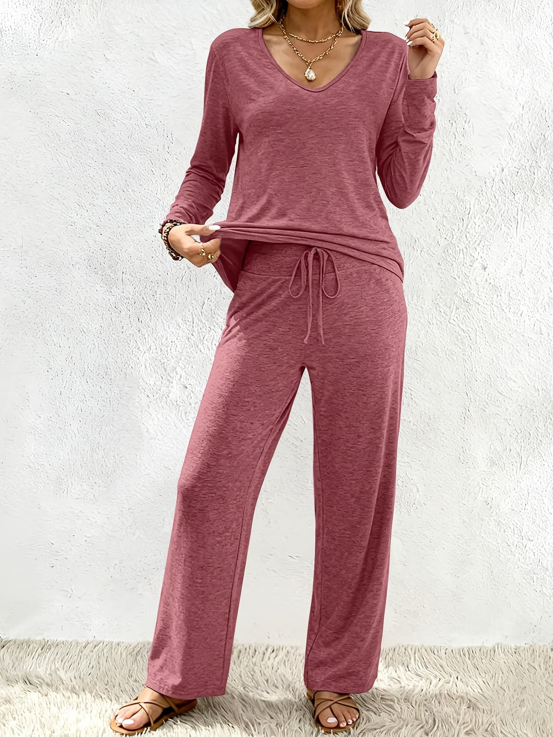 Damen Lounge-Set aus weichem Viskose-Modal-Mix mit V-Ausschnitt, Tunnelzughose und weitem Bein Nord Taschen
