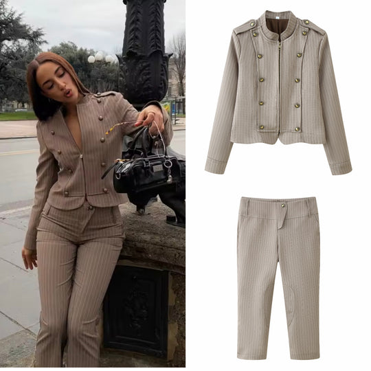 Damen Zweiteiliger taillierter Nadelstreifen-Anzug mit Reißverschlussblazer und Highwaist-Hose Nord Taschen