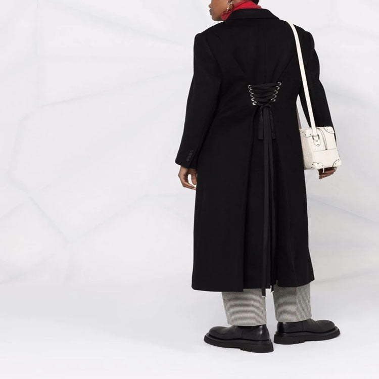Damen Longcoat im minimalistischen Doppelreiher mit taillierter Silhouette und Pattentaschen Nord Taschen