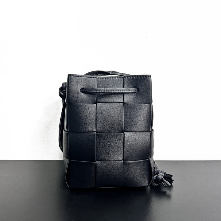 Damen Handtasche im modernen Woven-Design von Nord Taschen