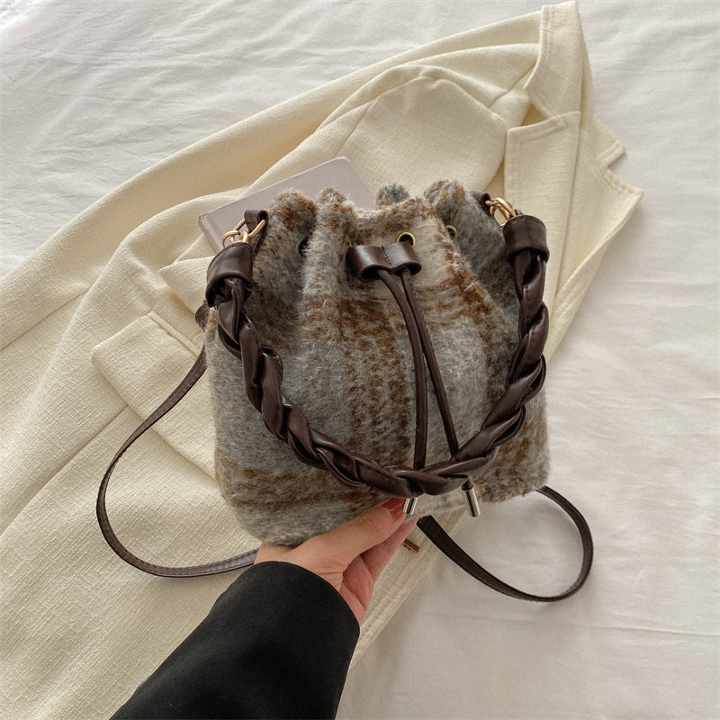 Damen Bequeme Umhängetasche mit Kordelzug Nord Taschen