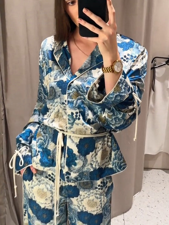 Damen Zweiteiliges florales Jacquard-Loungewear-Set mit Taillengürtel, Paspelierung und Bindärmeln Nord Taschen