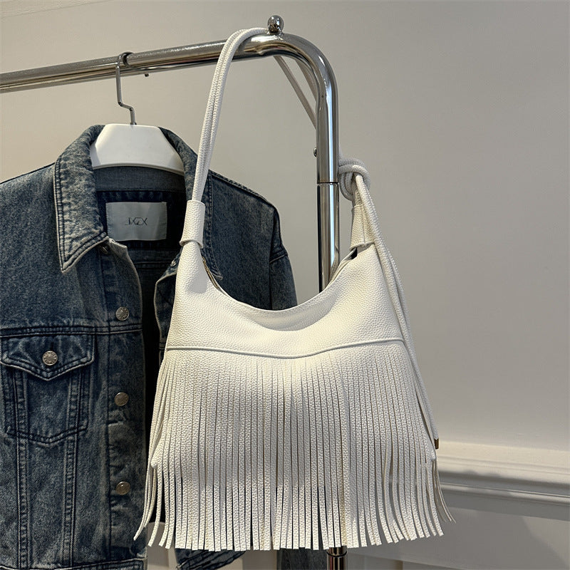 Damen Beuteltasche mit geflochtenem Fransen-Design Nord Taschen