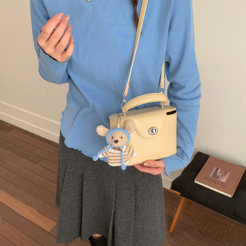 Damen Mini-Handtasche mit niedlichem Tieranhänger Nord Taschen
