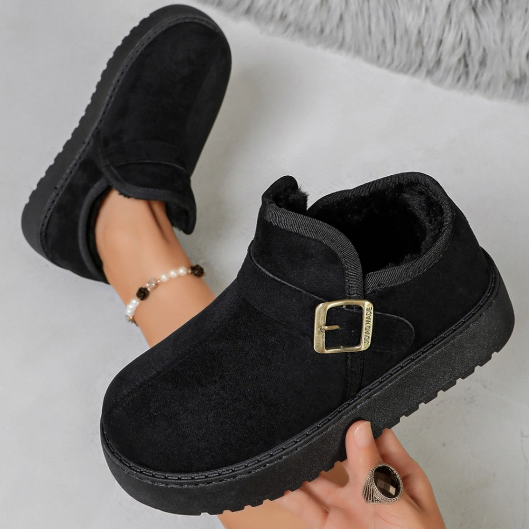 Damen Gefütterte Kurzschaft-Stiefel in Wildleder-Optik mit Plateau und Schnallenriemen Nord Taschen