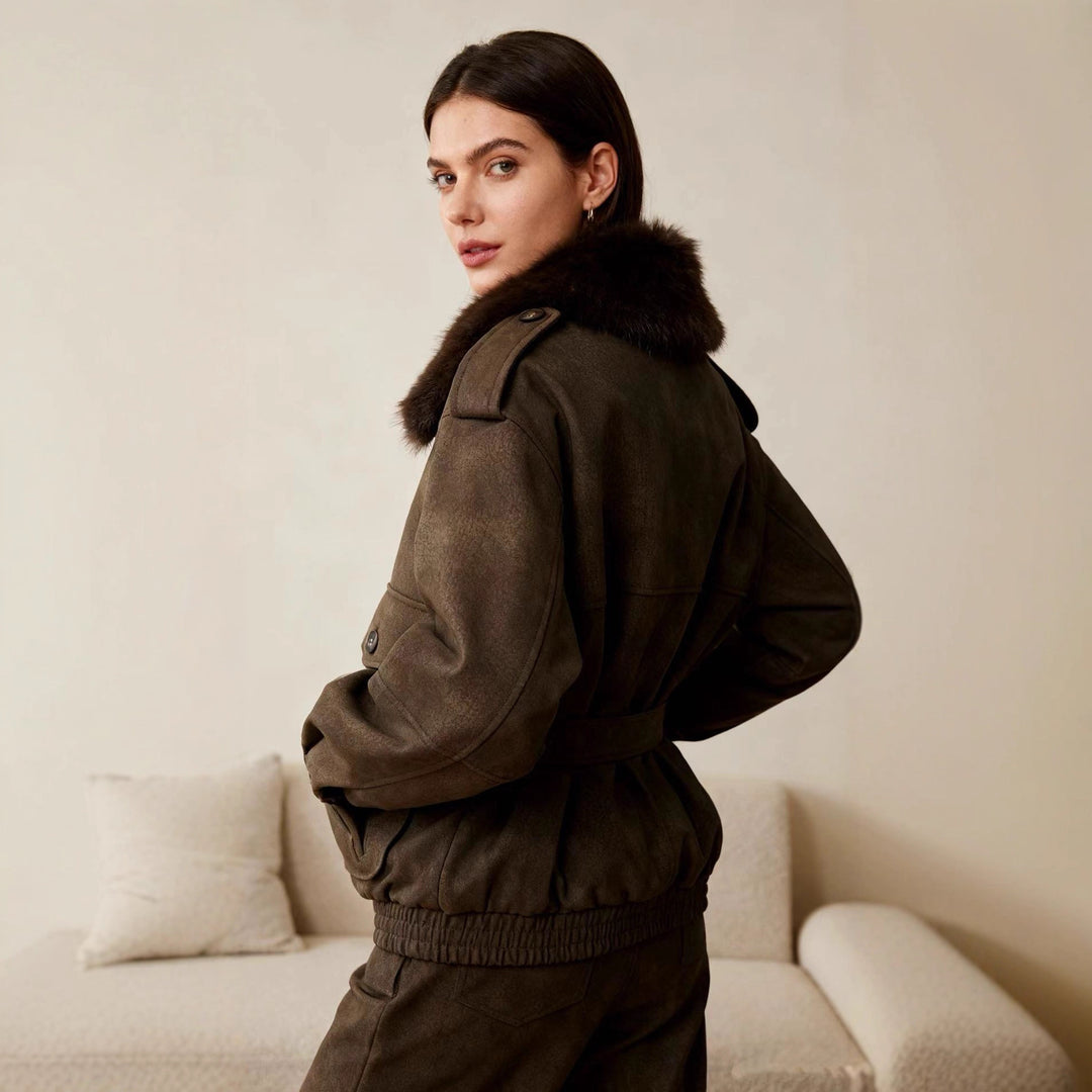 Damen Kurzjacke in Velourslederoptik mit abnehmbarem Fellkragen und Pattentaschen Nord Taschen
