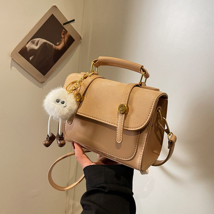 Damen Handtasche mit abnehmbarem Kuschelamhänger | Nord Taschen