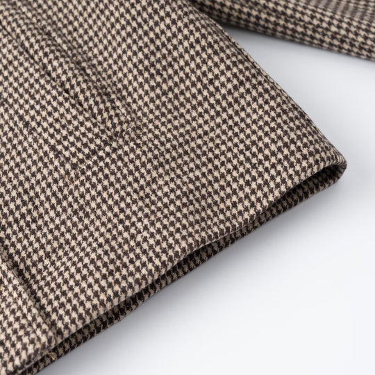 Damen Kurzgeschnittener Doppelreihiger Hahnentritt-Blazer mit taillierter Silhouette und goldenen Zierknöpfen Nord Taschen