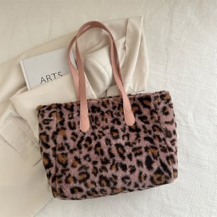 Damen Beuteltasche mit flauschiger Oberfläche Nord Taschen