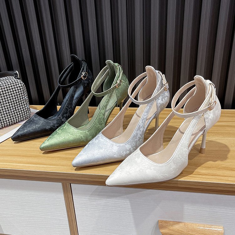 Damen Spitzen High Heels mit eleganter Fesselriemenverzierung